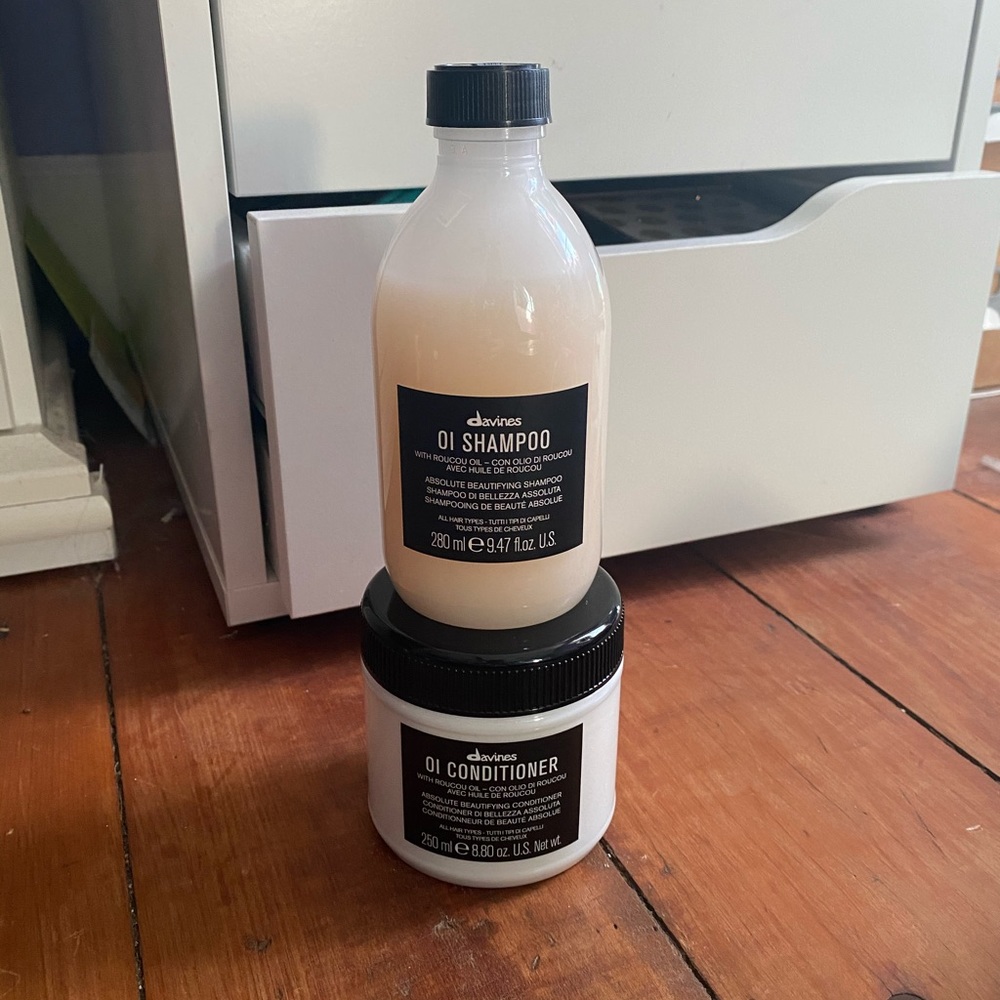Davines shampoo and conditioner set